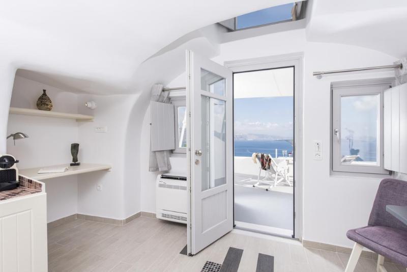 Ambition Suites (Adults Only) Oia  Bagian luar foto